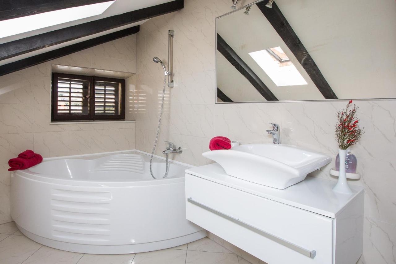 Apartments Kralj 2 챠브타트 외부 사진